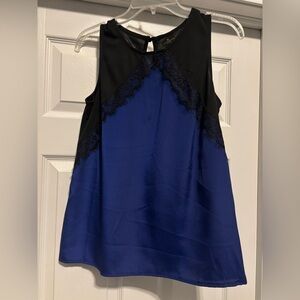 Worthington Black and Blue Sleeveless Blouse in Medium Petite